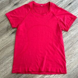 Lululemon swiftly short sleeve size 4